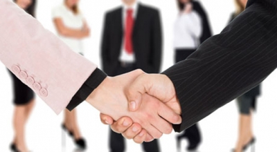 Müzakere ve İkna Becerileri, Bu program; müzakerelerde gerekli becerilerin kazanılması ve bunun sonucunda insan ilişkilerindeki güvenin yaratılarak iki taraf için de kazanç sağlayan bir çözümün bulunmasına yardımcı olacak konuları içermektedir.